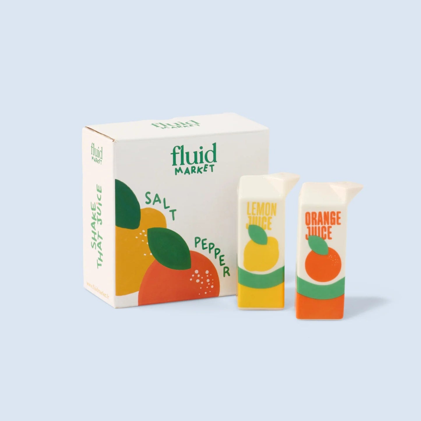 Petit set d'une salière en forme d'une brique de jus de citron jaune, et d'un poivrier en forme de brique de jus d'orange (ou inversement). 