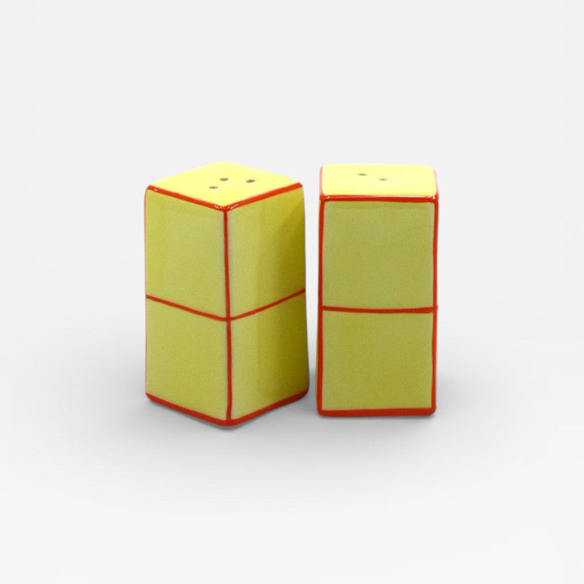 Salière et poivrier rectangulaire, jaune et orange.