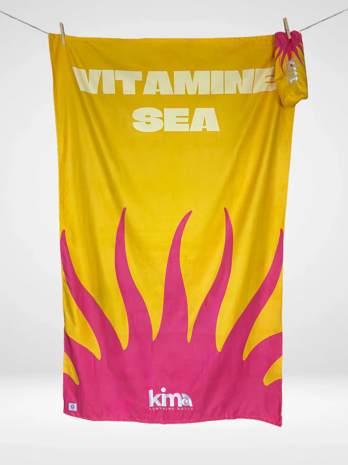 SERVIETTE_PLAGE_PISCINE_ULTRA_LEGERE_ET_COMPACTE_KIMA_DOLCE VITA VITAMINES_LA_PETITE_BOITE_JAUNE