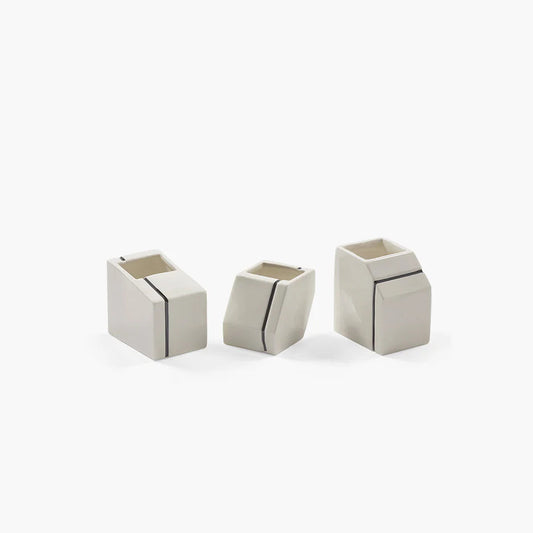 Vases blancs par 3, collection Silos par Plan C - Serax