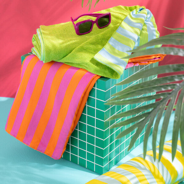 TABLE-D_APPOINT-CUBE-A-CARREAU-JAUNE--LA-PETITE-BOITE-JAUNE