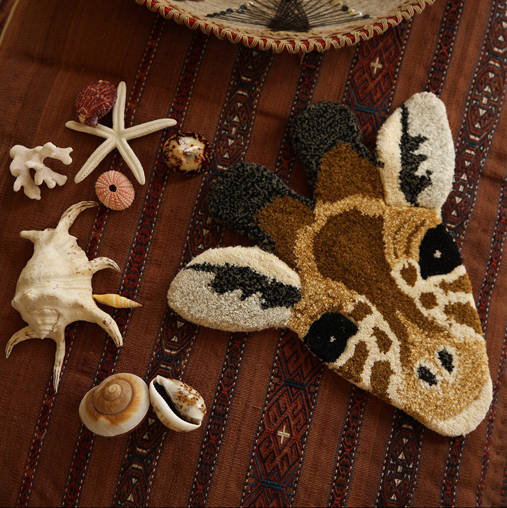 Petit tapis tête d’animal tufté – Déco ludique en 100% laine