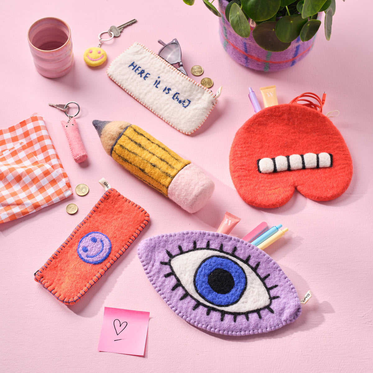 Trousse originale en forme de crayon en laine feutrée