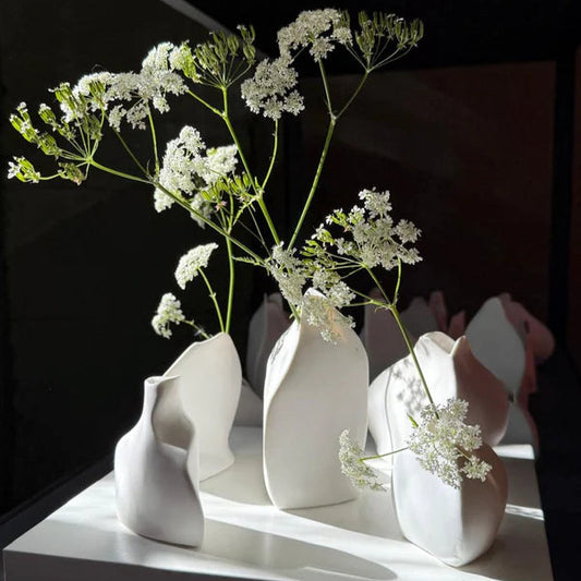 PETITS VASES EN PORCELAINE BLANCHE SERAX