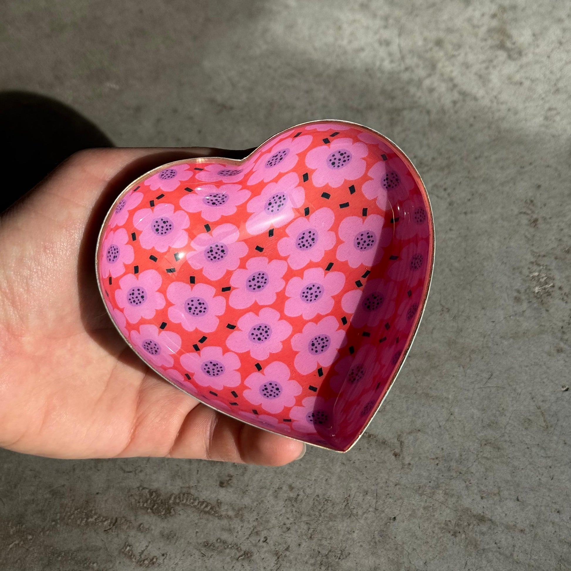 VIDE POCHE COEUR EN METAL COLORE FLEURI - LA PETITE BOITE JAUNE