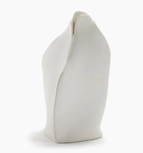 Charger l&#39;image dans la galerie, Vase en porcelaine &quot;Perfect imperfection&quot; M

