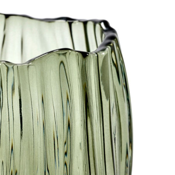 vase en verre vert strié serax