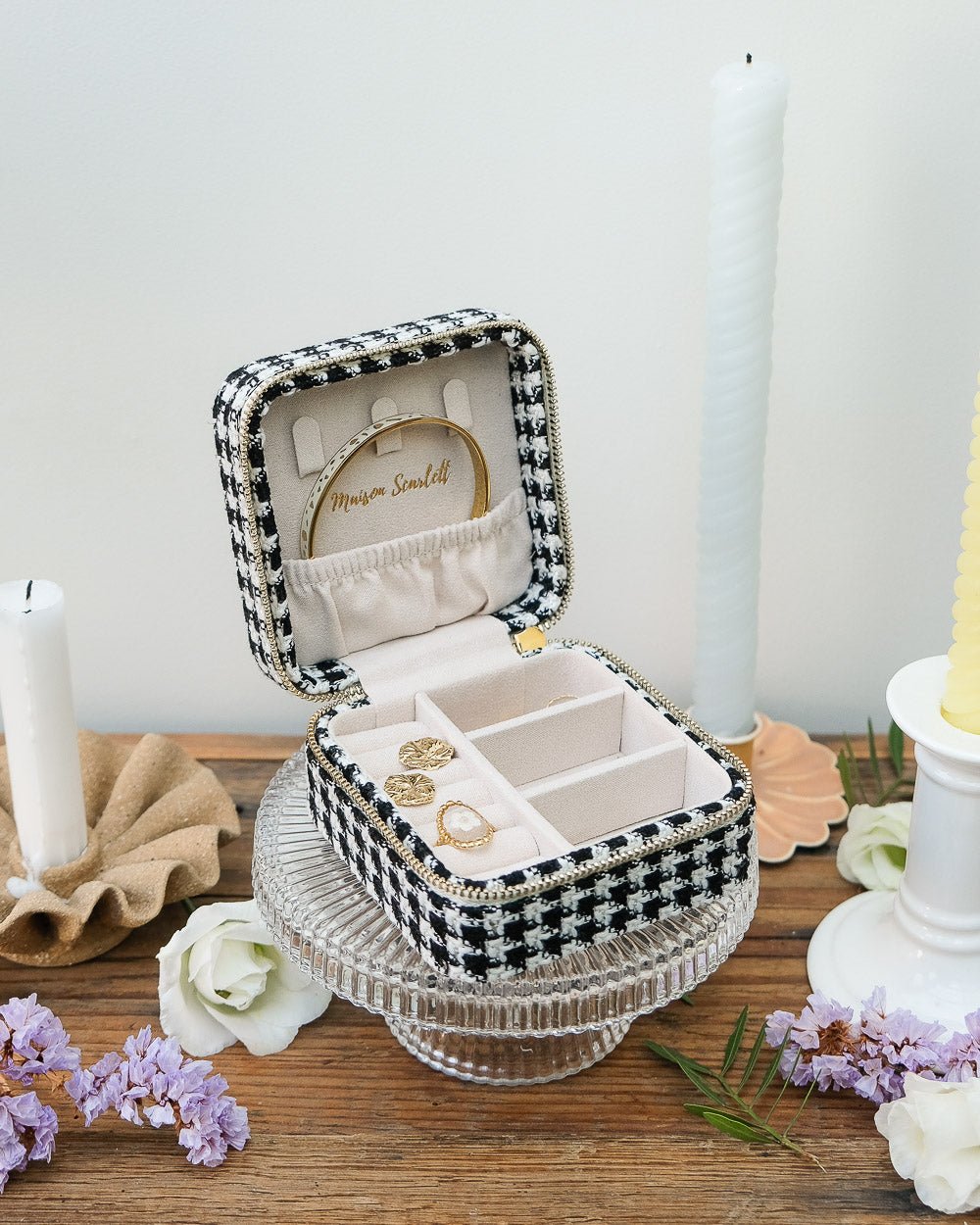 Boite à bijoux de voyage ou pour la maison : la petite carrée