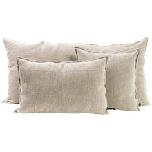 Charger l&#39;image dans la galerie, Coussin Haomy en lin lavé uni avec surpiqûre modèle CHENNAI 45 x 45 cm
