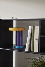 Charger l&#39;image dans la galerie, Lampe à poser totalement design
