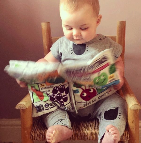 livre en tissu qui crépite pour bébés 