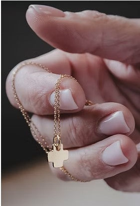 Collier rive doux Notre Dame (croix)  fabriqué en France
