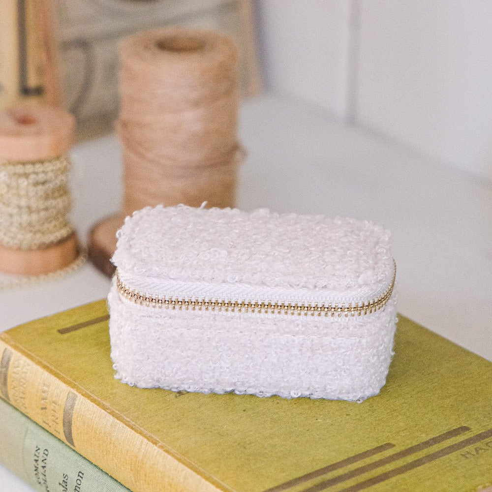 mini-boite-a-bijoux-de-voyage-moumoute-marie-LA PETITE BOITE JAUNE