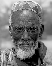 Charger l&#39;image dans la galerie, Portrait de Serge Anton : l&#39;homme mauritanien
