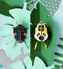 Charger l&#39;image dans la galerie, Décoration murale 3D Insectes et oiseau Taille XS
