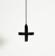 Charger l&#39;image dans la galerie, Lampe suspension design noire Eno Studio &quot;Plus&quot;
