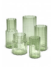 Charger l&#39;image dans la galerie, Vase en verre vert Collection &quot;Wave&quot; de Ruben Deriemaeker pour Serax Taille M
