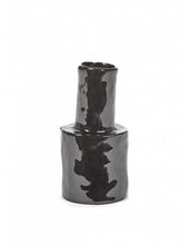 Charger l&#39;image dans la galerie, Vase irrégulier Héléna en grès émaillé blanc ou noir de  M.Michielsen  pour Serax TAILLE S
