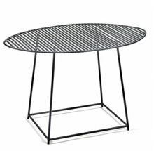 Charger l&#39;image dans la galerie, Table d&#39;appoint ovale en métal noir de la série Flippo Antonino Sciortino pour Serax
