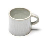 Charger l&#39;image dans la galerie, Tasse et soucoupe  &quot;la mère&quot; blanche design Marie Michielssen pour SERAX
