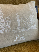 Charger l&#39;image dans la galerie, Coussin brodé à la main made in Les Hauts de France
