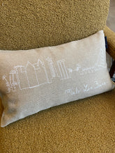 Charger l&#39;image dans la galerie, Coussin brodé à la main made in Les Hauts de France

