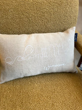 Charger l&#39;image dans la galerie, Coussin brodé à la main made in Les Hauts de France
