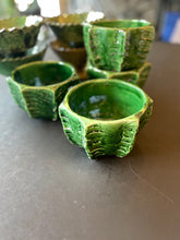 Charger l&#39;image dans la galerie, Cache pot &quot;cactus&quot; en poterie traditionnelle de Tamegroute
