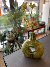 Charger l&#39;image dans la galerie, Grand vase avec un trou en son centre en poterie traditionnelle de Tamegroute
