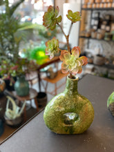 Charger l&#39;image dans la galerie, Grand vase avec un trou en son centre en poterie traditionnelle de Tamegroute
