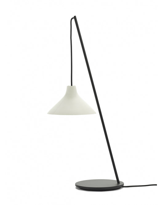 LAMPE A POSER EN ACIER NOIR ET ABAT JOUR PORCELAINE BLANC SERAX