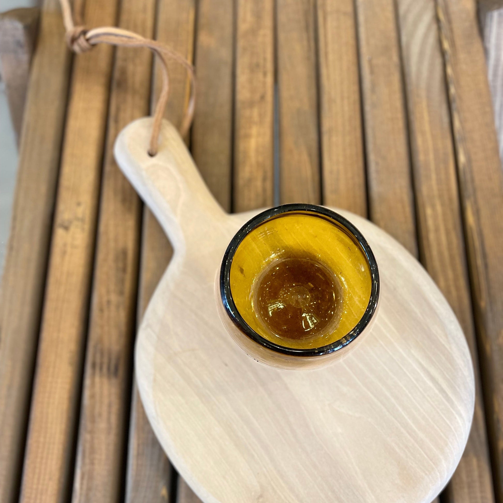 PLANCHE EN BOIS DE NOYER ARTISANALE1 - LA PETITE BOITE JAUNE