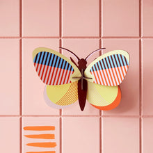 Charger l&#39;image dans la galerie, Décoration murale 3D Oiseaux et Papillons Taille M
