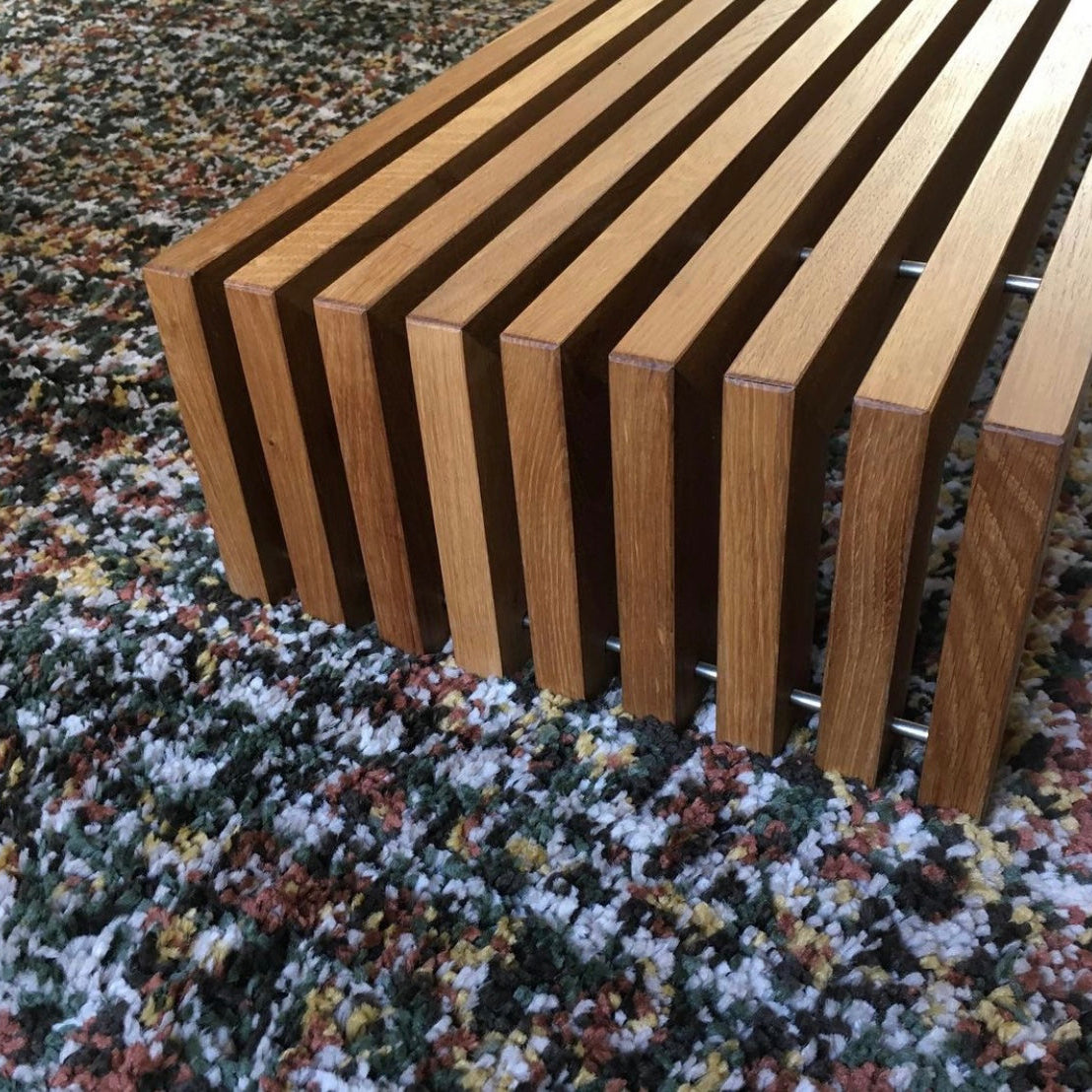 TABOURET EN LATTE DE CHENE MASSIF DESIGN 3 - LA PETITE BOITE JAUNE