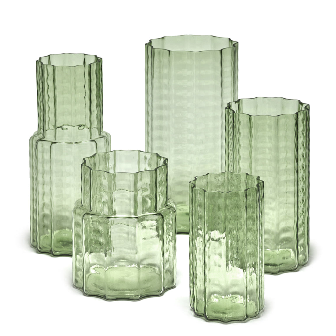 VASE EN VERRE SOUFFLE VERT EN VAGUES SERAX
