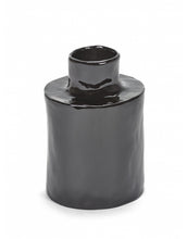 Charger l&#39;image dans la galerie, Vase irrégulier Héléna en grès émaillé blanc ou noir de  M.Michielsen  pour Serax TAILLE M
