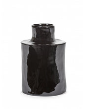 Charger l&#39;image dans la galerie, Vase irrégulier Héléna en grès émaillé blanc ou noir de  M.Michielsen  pour Serax TAILLE M
