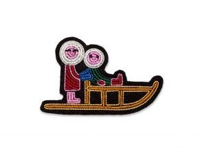 Broche Famille d'Inuits 3 x 4,7 cm