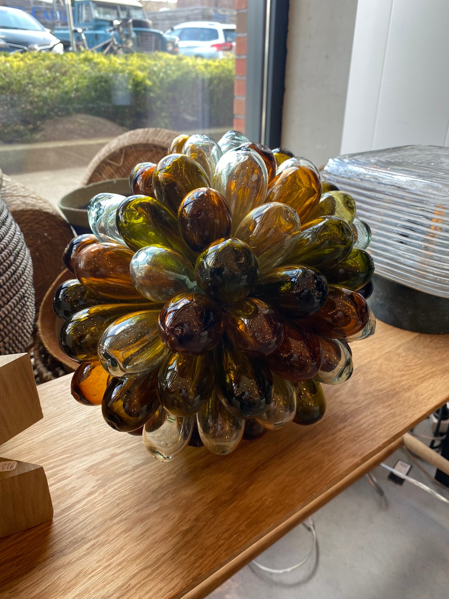 lampe grappe goutte en verre soufflé coloris ambre et vert olive