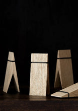 Charger l&#39;image dans la galerie, Pince en bois - accroche murale
